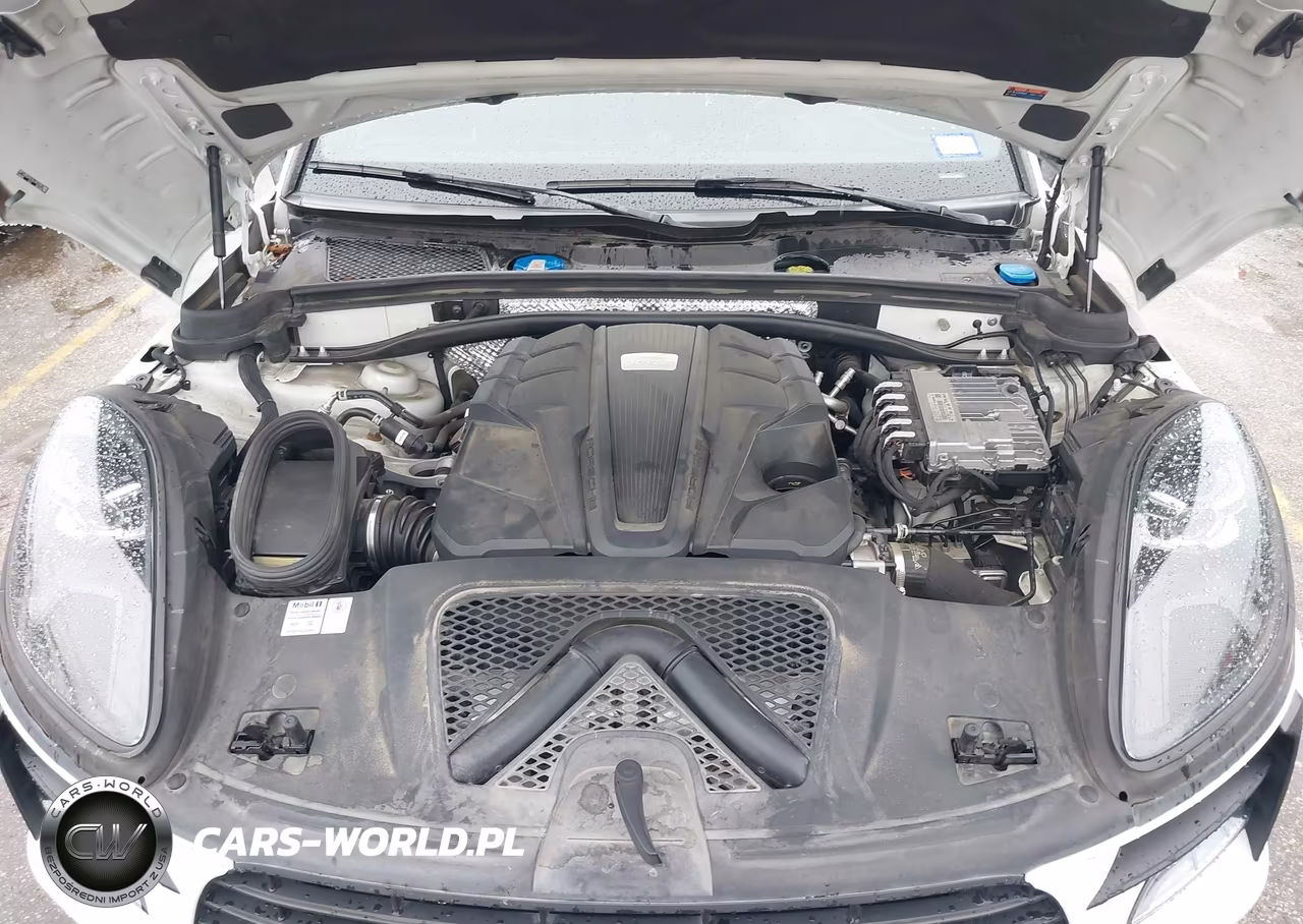 2020 Porsche Macan S VIN:WP1AB2A53LLB32823 - 10