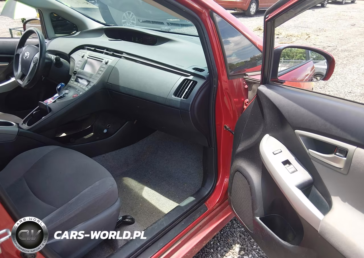 2012 Toyota Prius Three VIN:JTDKN3DU7C1573923 - 5