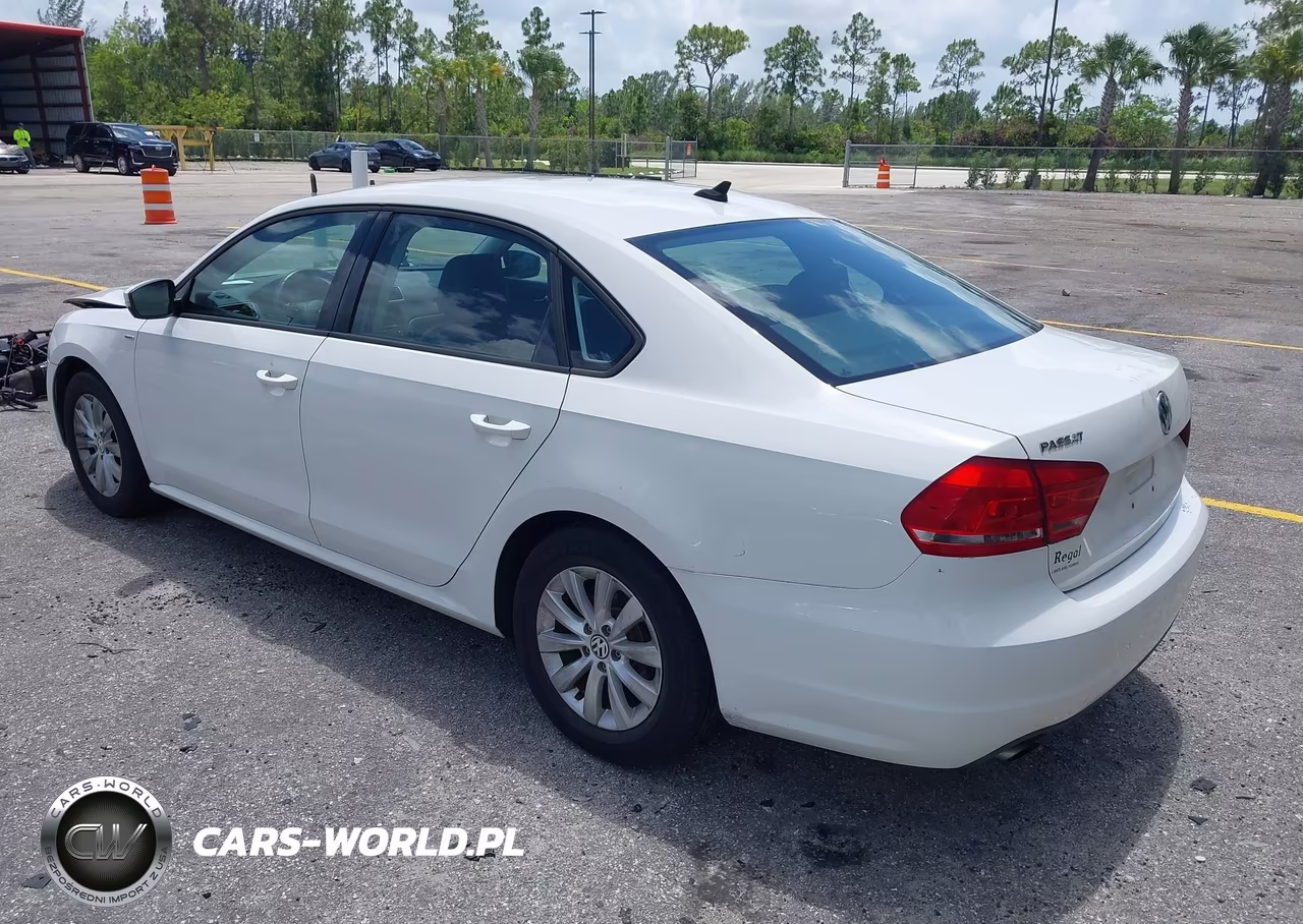 2015 Volkswagen Passat 1.8T Wolfsburg Edition VIN:1VWAT7A3XFC040118 - 3
