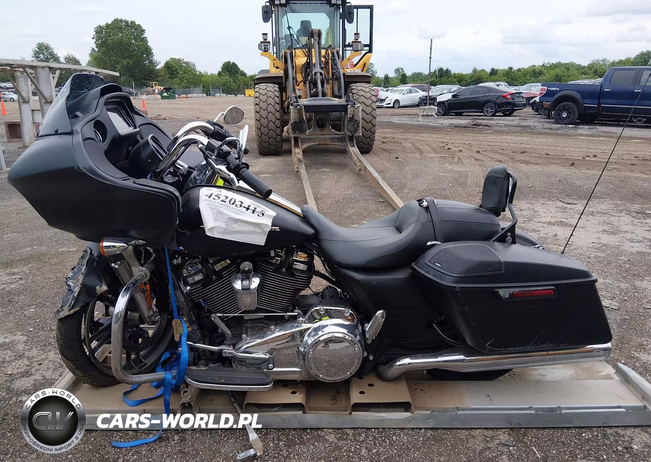 2017 Harley-Davidson Fltrxs Road Glide Special VIN:1HD1KTC19HB655597 - 12