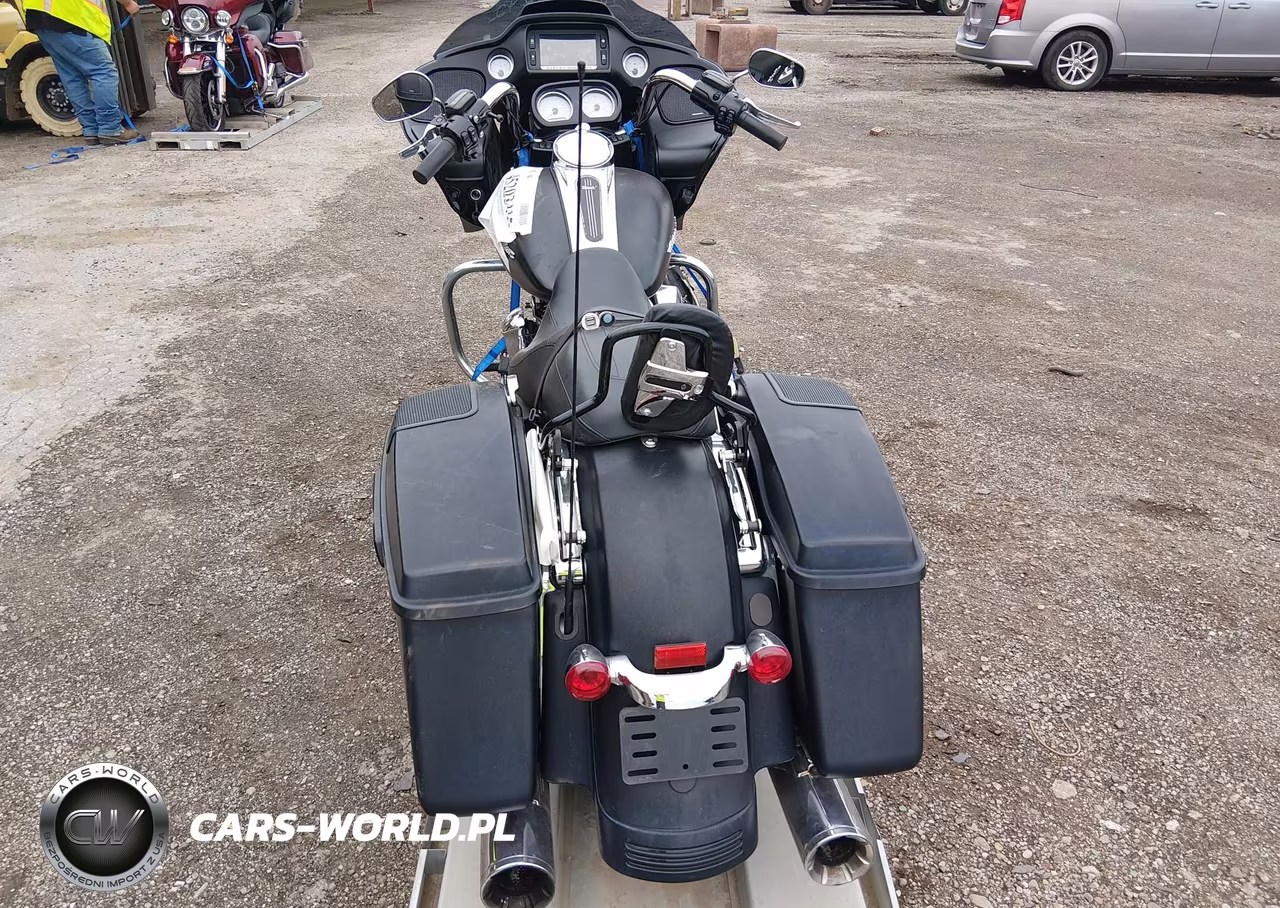 2017 Harley-Davidson Fltrxs Road Glide Special VIN:1HD1KTC19HB655597 - 6