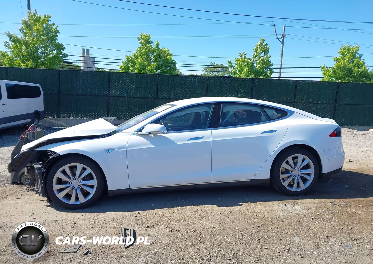2015 Tesla Model S VIN:5YJSA1E26FF118828 - 14