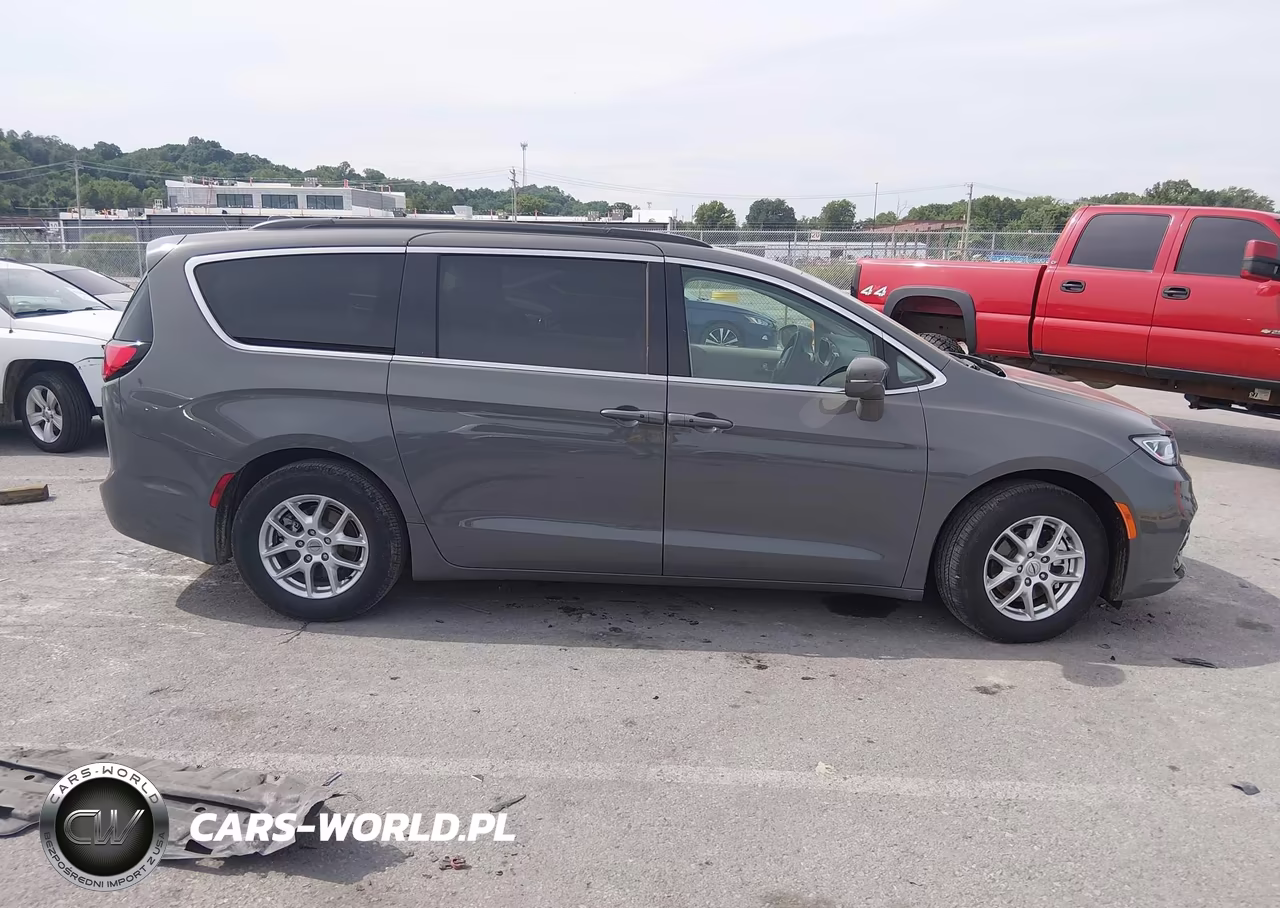 2022 Chrysler Pacifica Touring L VIN:2C4RC1BG2NR206027 - 13