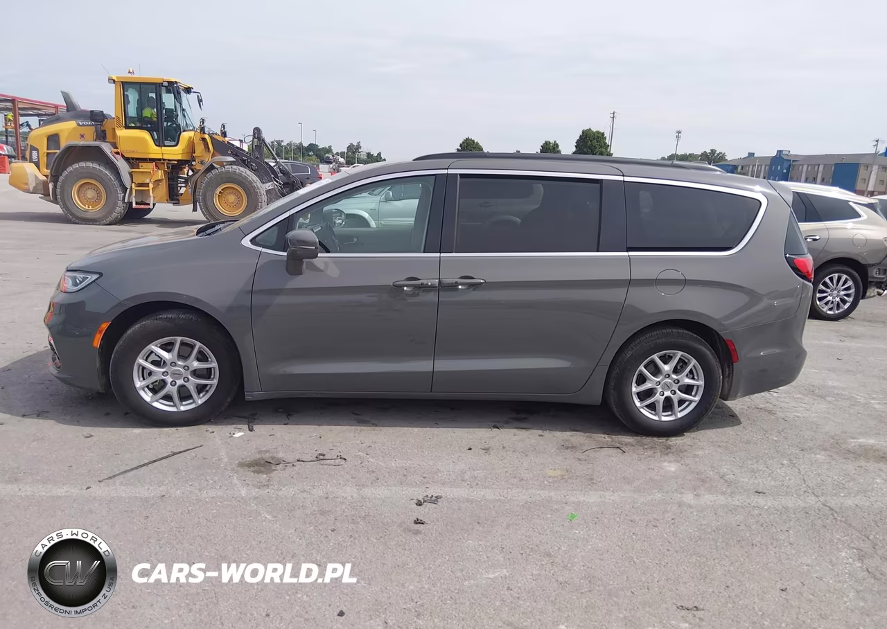 2022 Chrysler Pacifica Touring L VIN:2C4RC1BG2NR206027 - 14