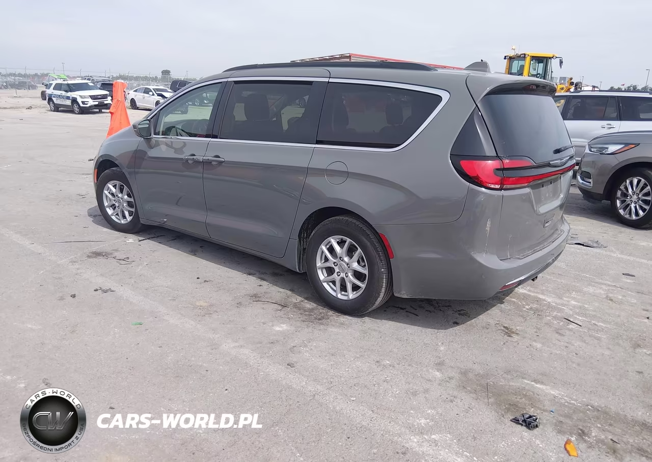 2022 Chrysler Pacifica Touring L VIN:2C4RC1BG2NR206027 - 3