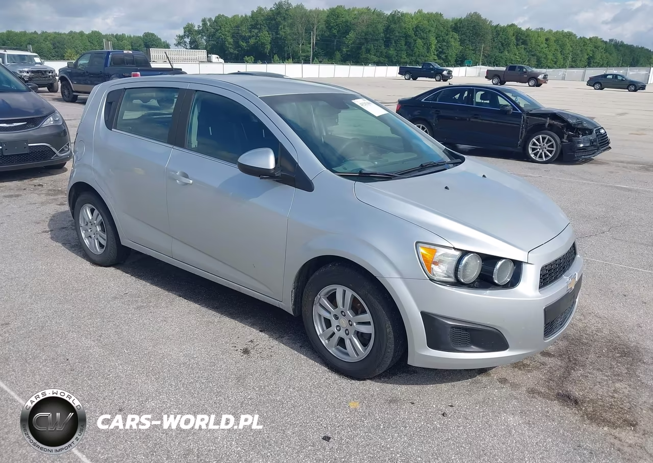 2016 Chevrolet Sonic Lt Auto – zdjęcie 1 z 11