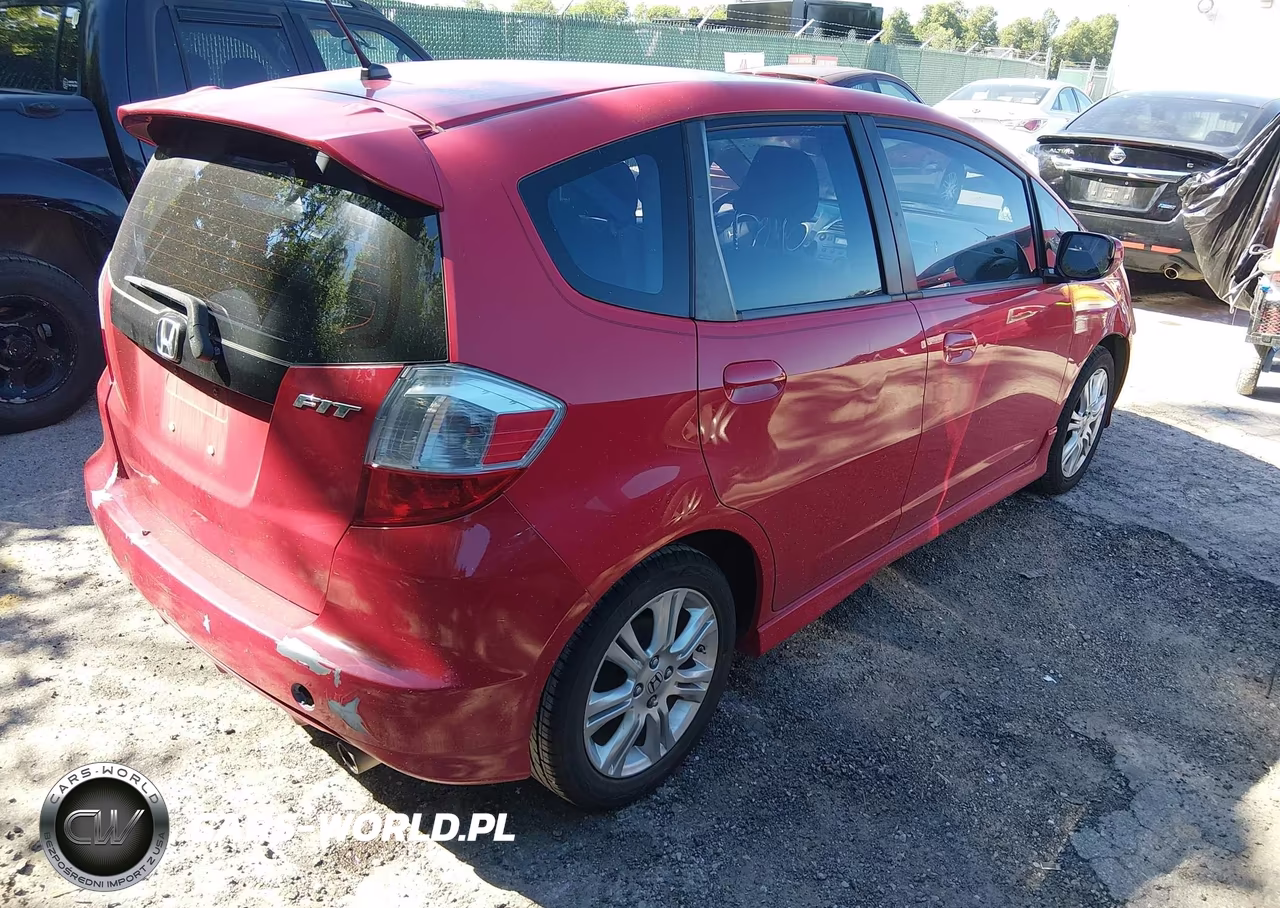 2010 Honda Fit Sport VIN:JHMGE8H44AC011278 - 4