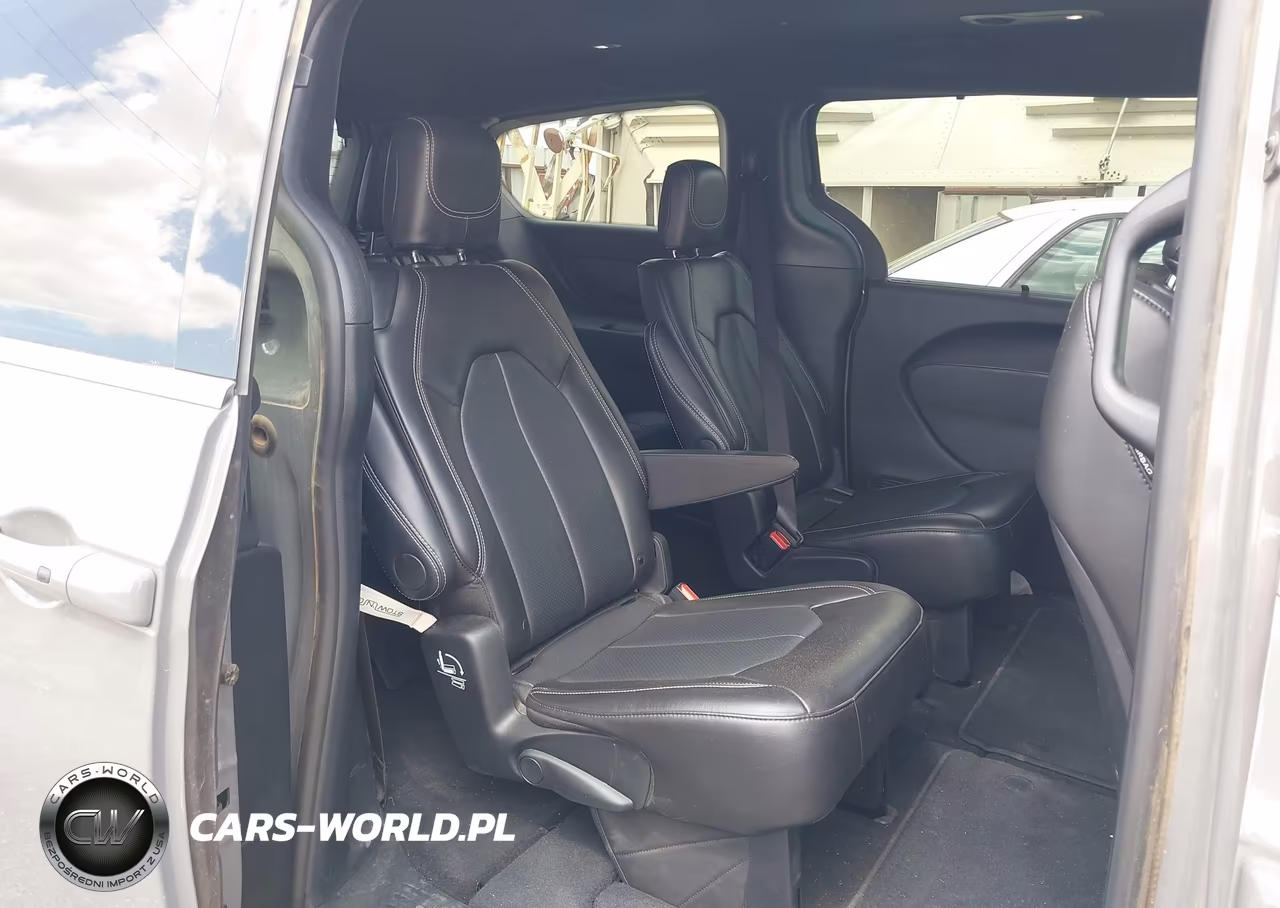 2025 Chrysler Pacifica Select VIN:2C4RC1BG0SR504359 - 8