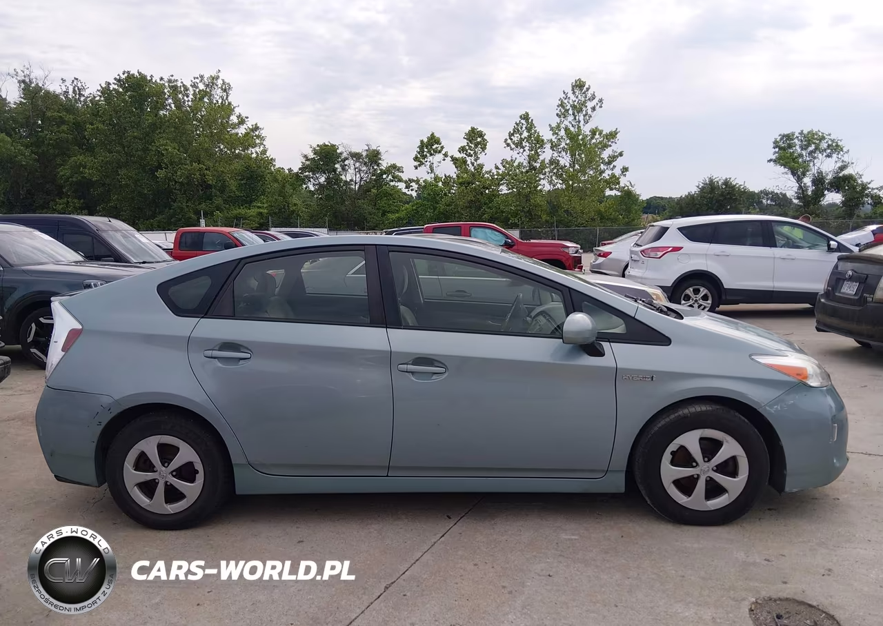 2014 Toyota Prius Two VIN:JTDKN3DU7E1748271 - 13