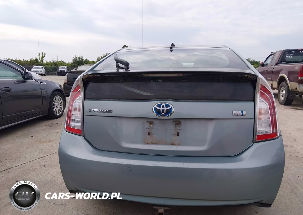 2014 Toyota Prius Two VIN:JTDKN3DU7E1748271 - 16