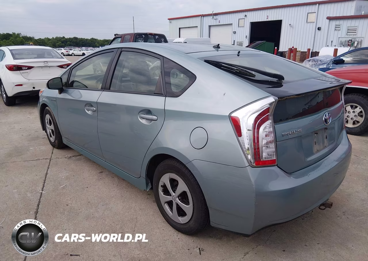 2014 Toyota Prius Two VIN:JTDKN3DU7E1748271 - 3
