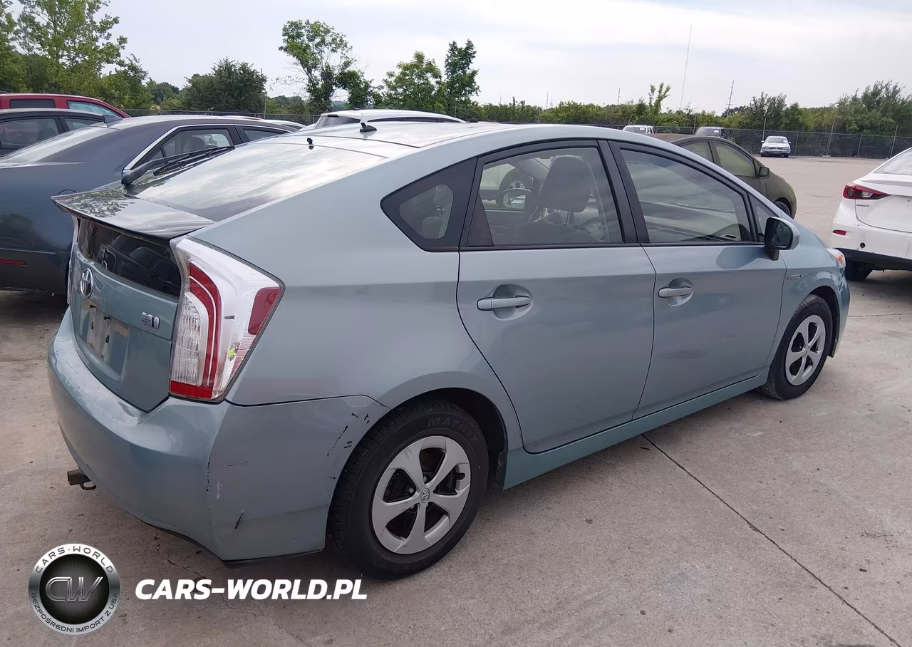 2014 Toyota Prius Two VIN:JTDKN3DU7E1748271 - 4