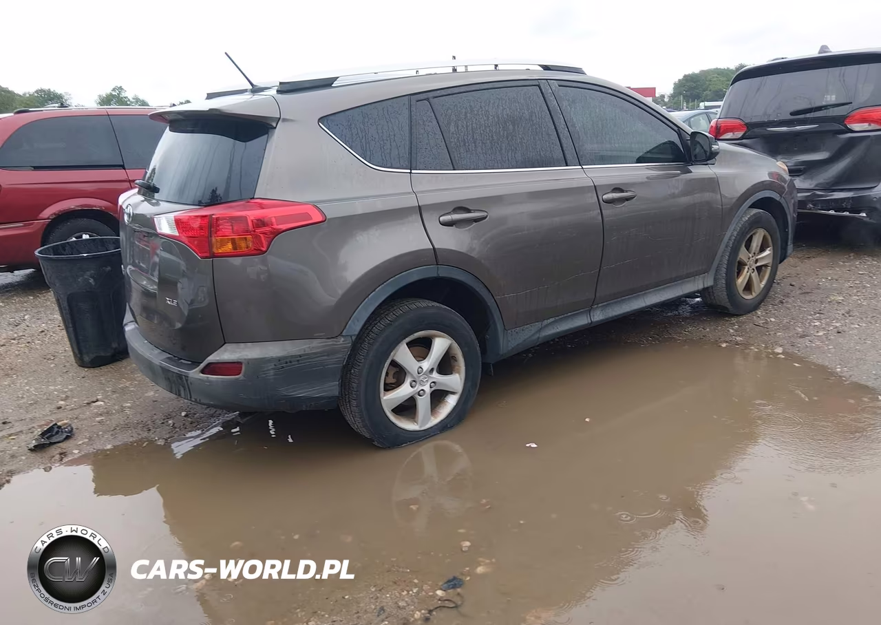 2015 Toyota Rav4 Xle VIN:2T3WFREV1FW190333 - 4