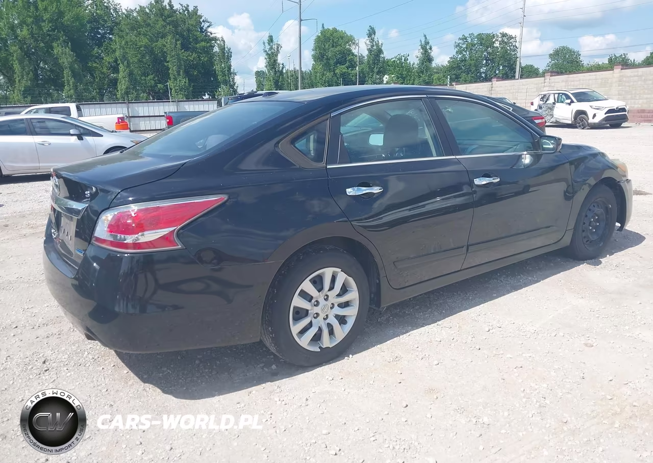 2014 Nissan Altima 2.5 S VIN:1N4AL3AP7EC141782 - 4