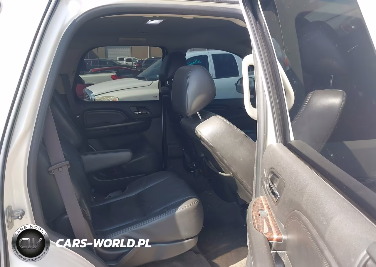 2012 GMC Yukon Denali VIN:1GKS2EEF4CR211459 - 8