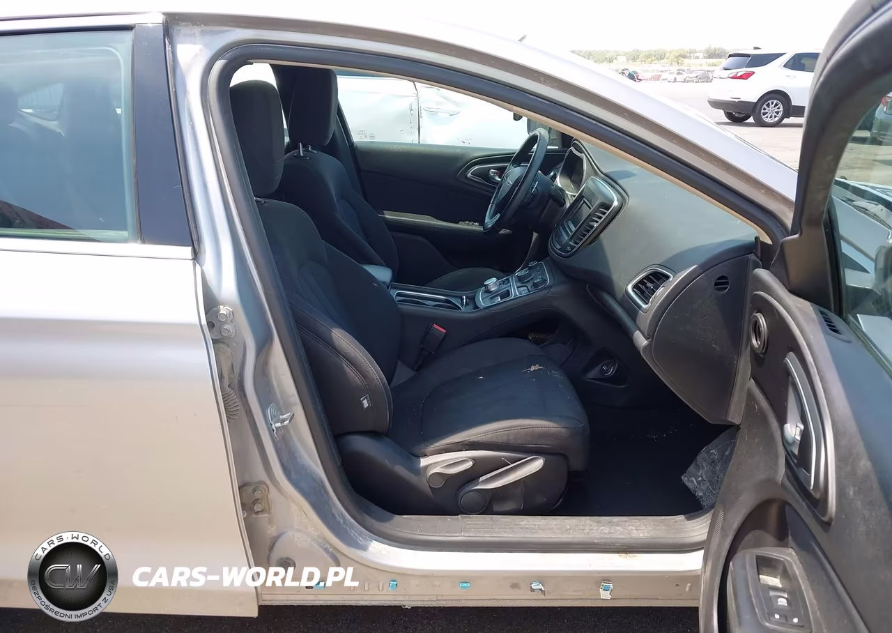 2015 Chrysler 200 Limited VIN:1C3CCCAG4FN758800 - 5
