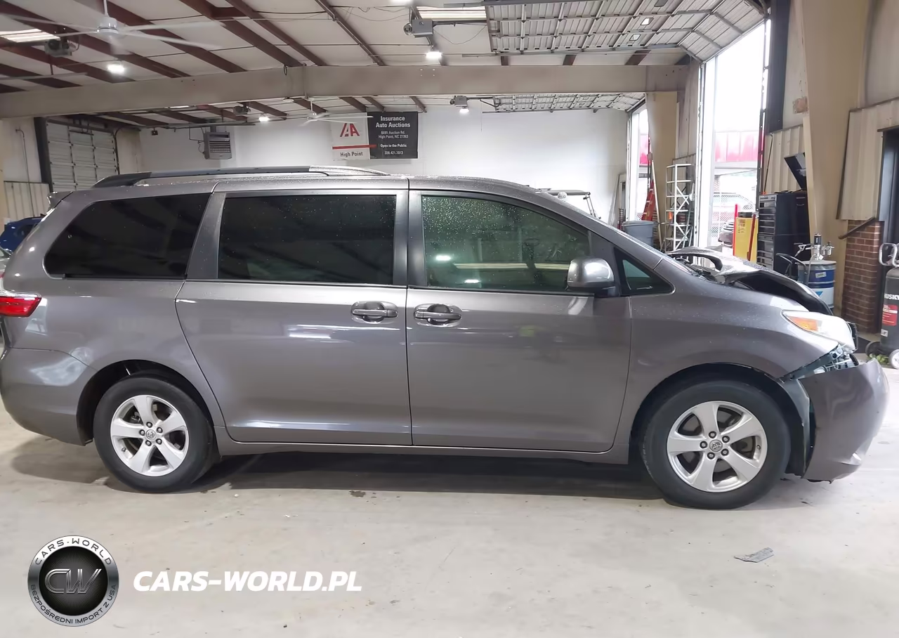 2017 Toyota Sienna Le 8 Passenger VIN:5TDKZ3DC7HS775005 - 13