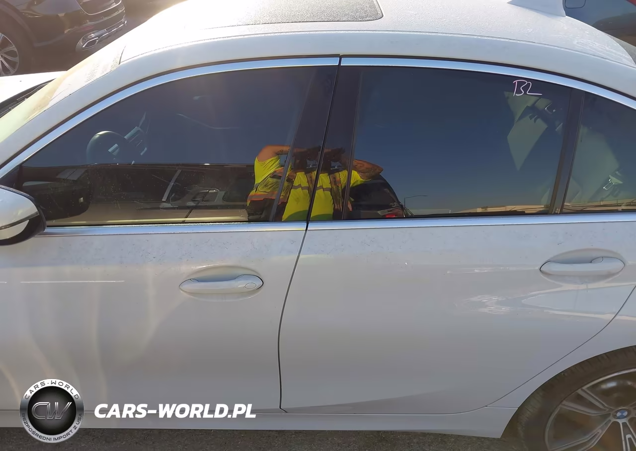 2021 BMW 330I VIN:3MW5R1J01M8B92215 - 15