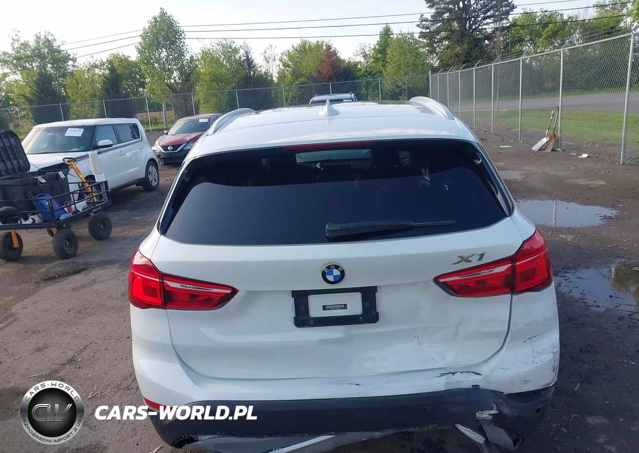 2018 BMW X1 xDrive28I VIN:WBXHT3C31J5K22202 - 17