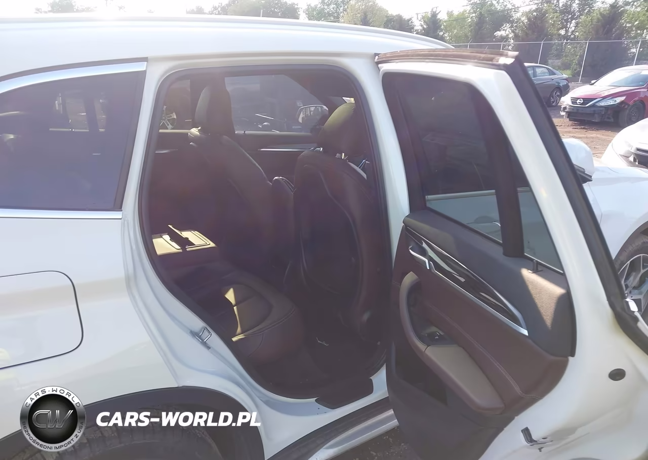 2018 BMW X1 xDrive28I VIN:WBXHT3C31J5K22202 - 8