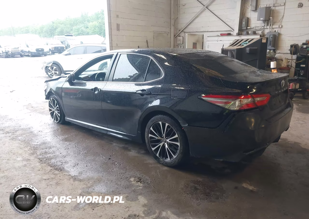 2018 Toyota Camry Se VIN:4T1B11HK9JU569226 - 3