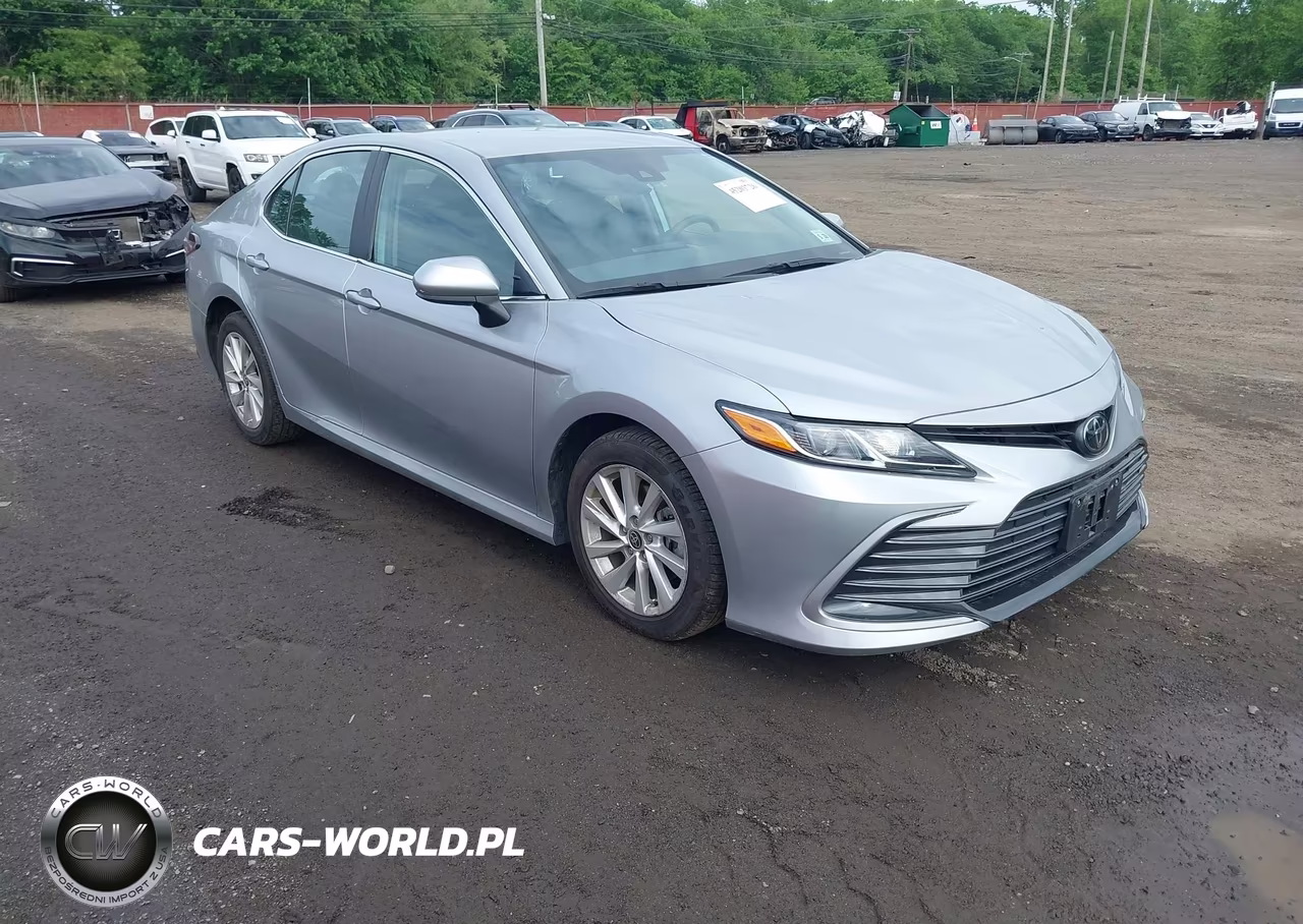 2023 Toyota Camry Le – zdjęcie 1 z 17