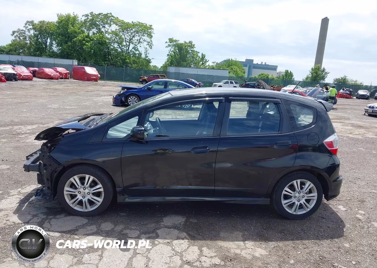 2010 Honda Fit Sport VIN:JHMGE8H46AC039051 - 14