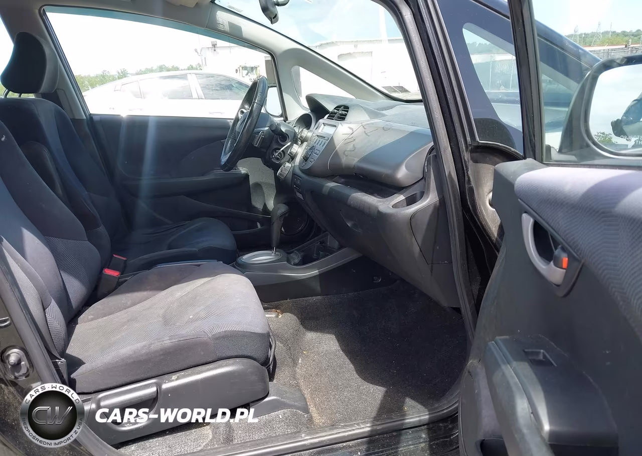 2010 Honda Fit Sport VIN:JHMGE8H46AC039051 - 5
