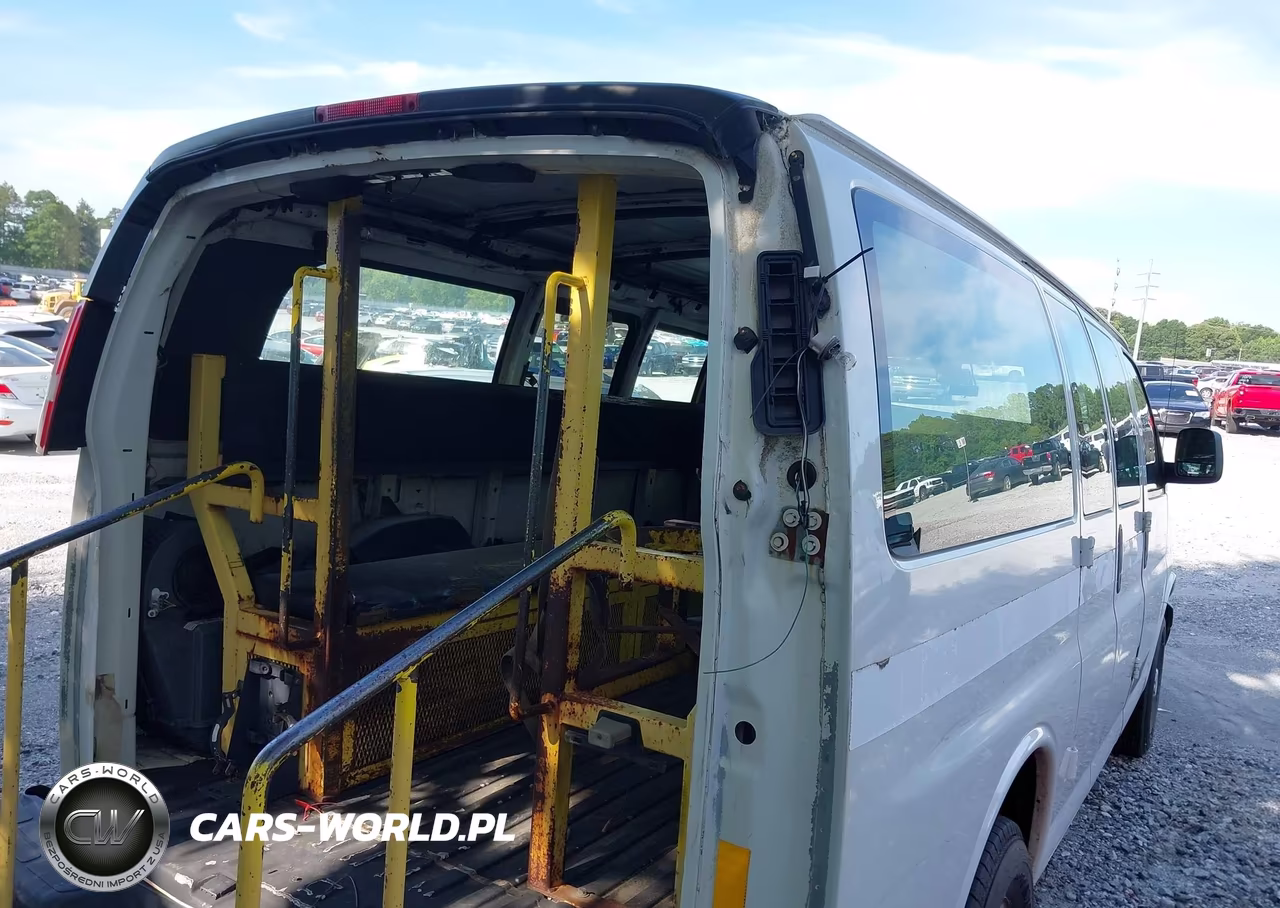 2016 Chevrolet Express 2500 Work Van VIN:1GCWGABF0G1138123 - 4