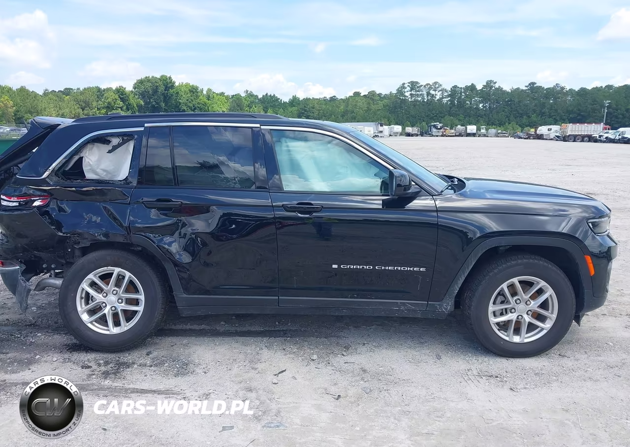 2025 Jeep Grand Cherokee Laredo X 4X2 VIN:1C4RJGAG5SC334406 - 13