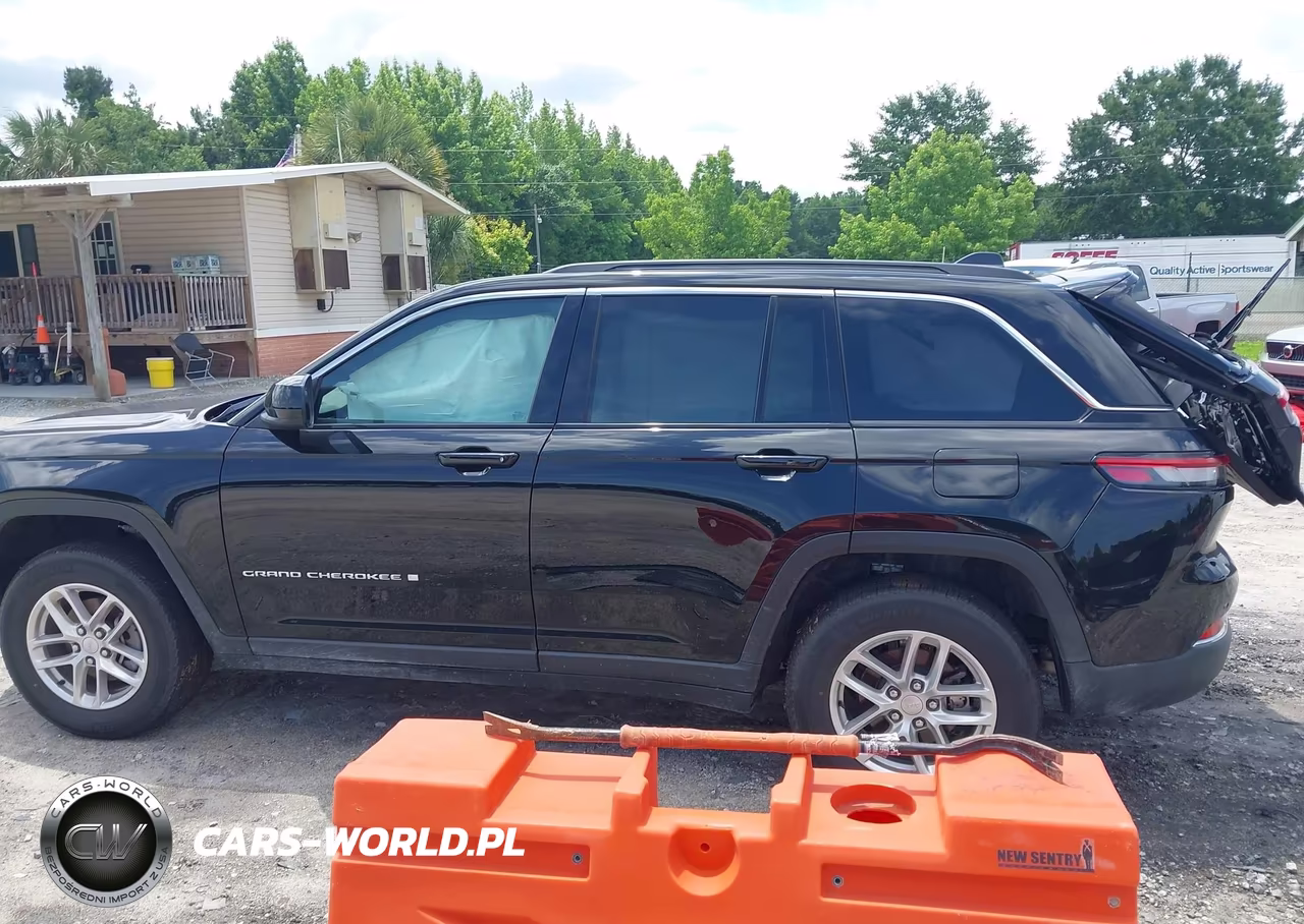 2025 Jeep Grand Cherokee Laredo X 4X2 VIN:1C4RJGAG5SC334406 - 14