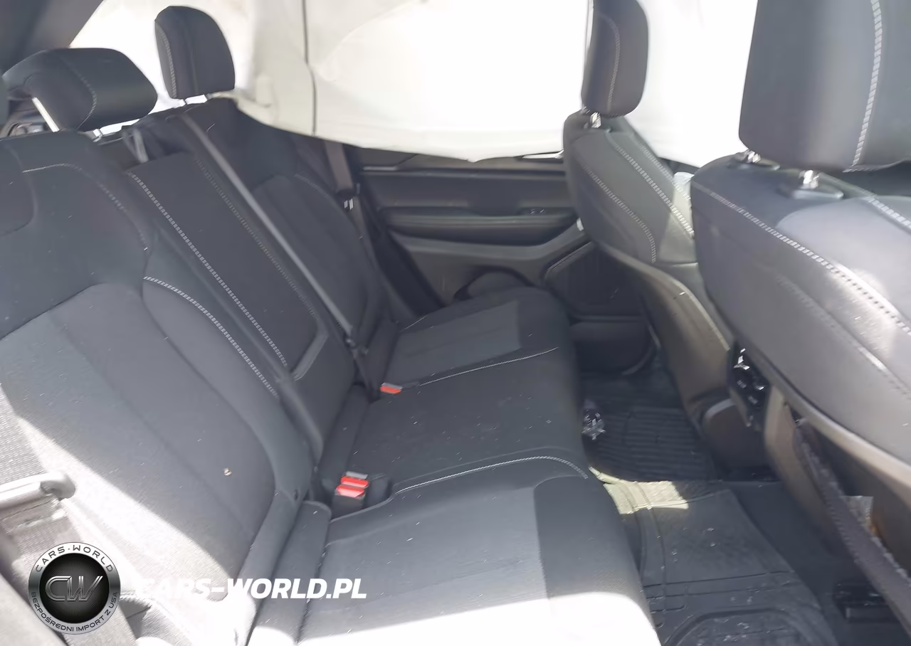 2025 Jeep Grand Cherokee Laredo X 4X2 VIN:1C4RJGAG5SC334406 - 8