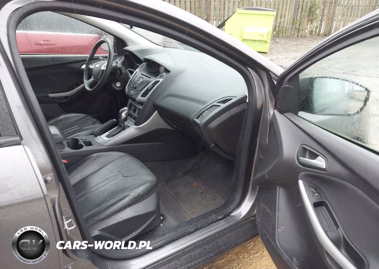 2014 Ford Focus Se VIN:1FADP3K26EL324921 - 5