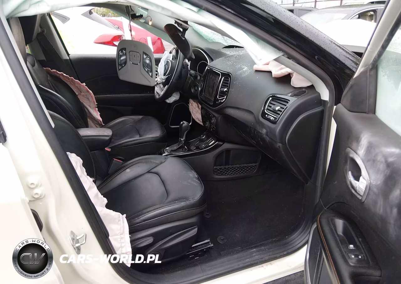 2018 Jeep Compass Limited 4X4 VIN:3C4NJDCB4JT373036 - 5