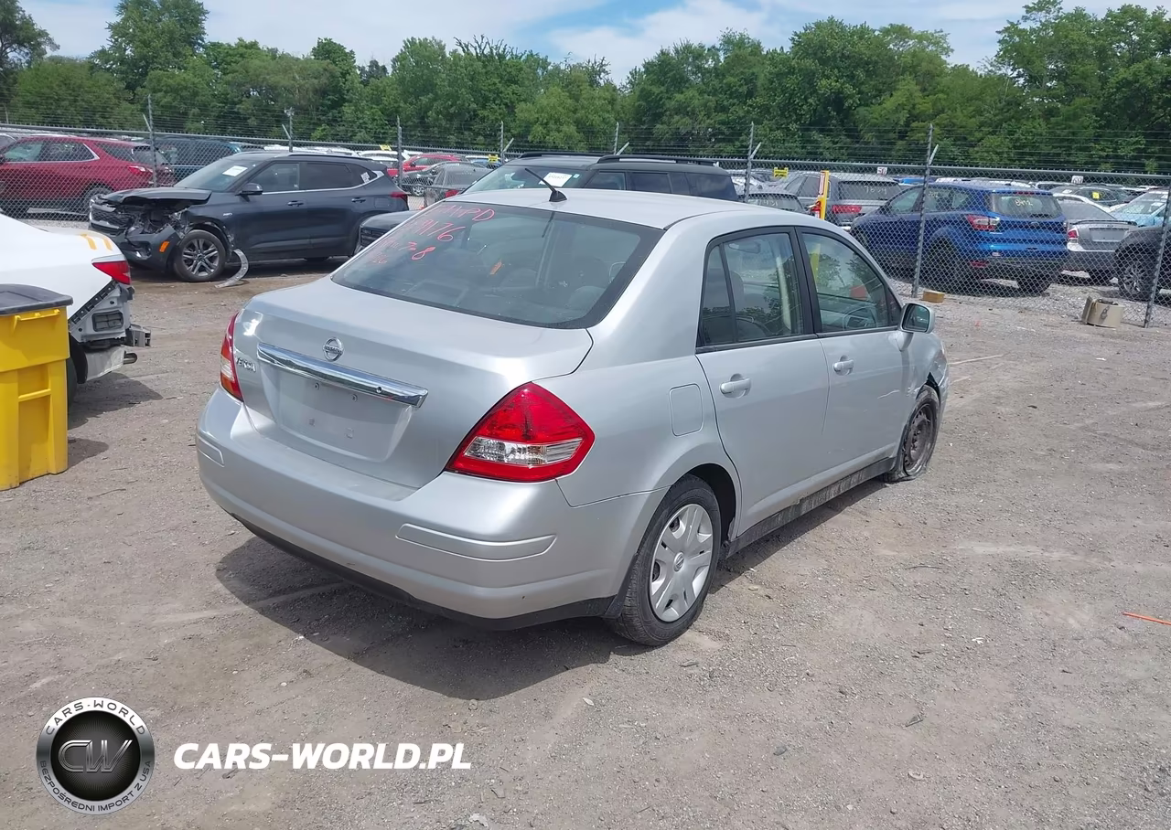 2010 Nissan Versa 1.8S VIN:3N1BC1AP1AL448336 - 4