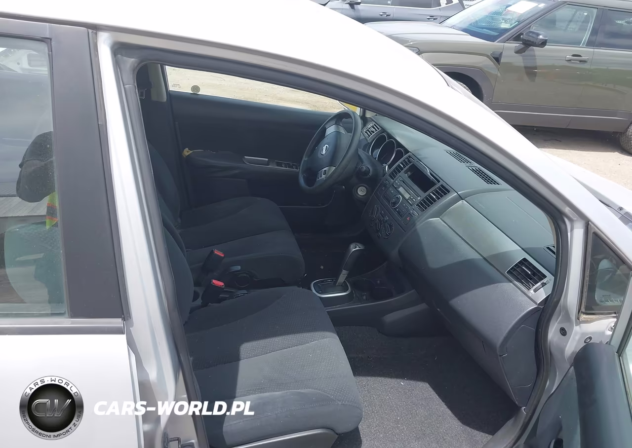 2010 Nissan Versa 1.8S VIN:3N1BC1AP1AL448336 - 5