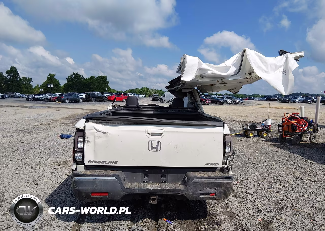 2017 Honda Ridgeline Rtl-T VIN:5FPYK3F61HB025682 - 17
