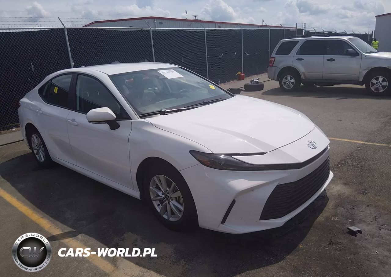 2025 Toyota Camry Le – zdjęcie 1 z 16