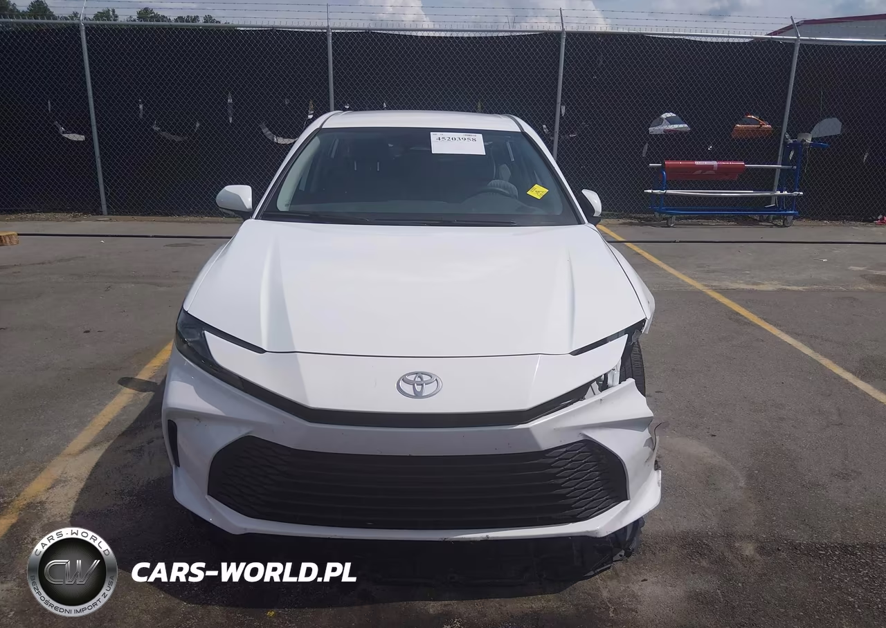 2025 Toyota Camry Le VIN:4T1DAACK7SU099652 - 12