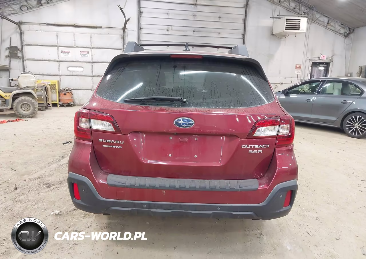 2018 Subaru Outback 3.6R Limited VIN:4S4BSENCXJ3393729 - 16