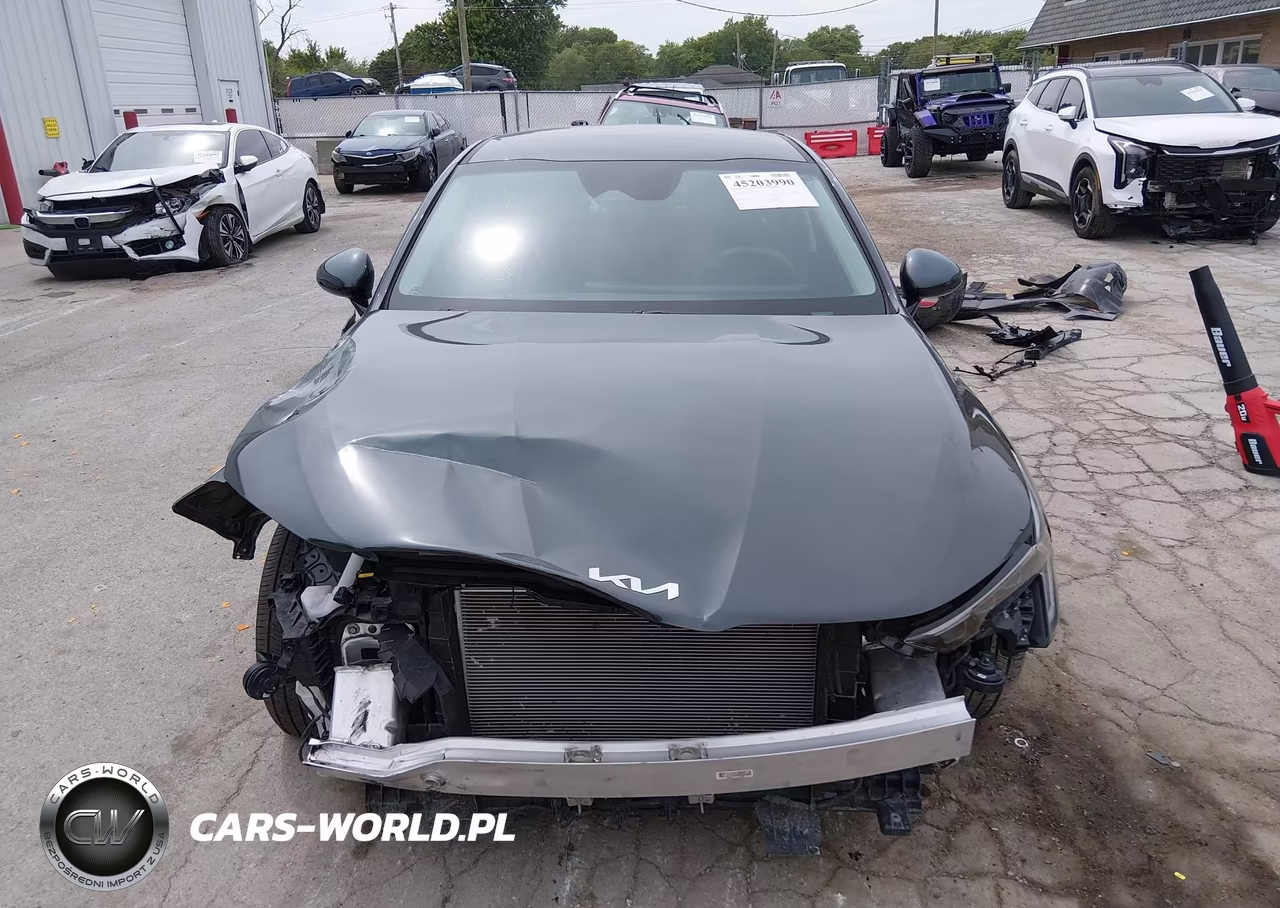 2025 Kia K5 Lxs VIN:KNAG24J73S5268894 - 13