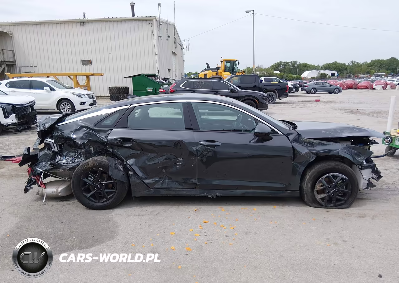 2025 Kia K5 Lxs VIN:KNAG24J73S5268894 - 14