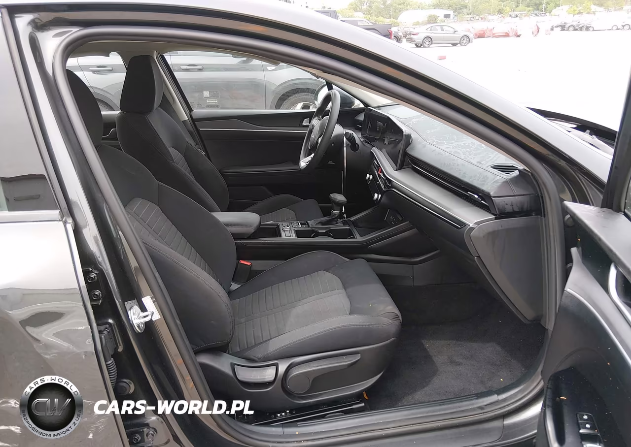 2025 Kia K5 Lxs VIN:KNAG24J73S5268894 - 5