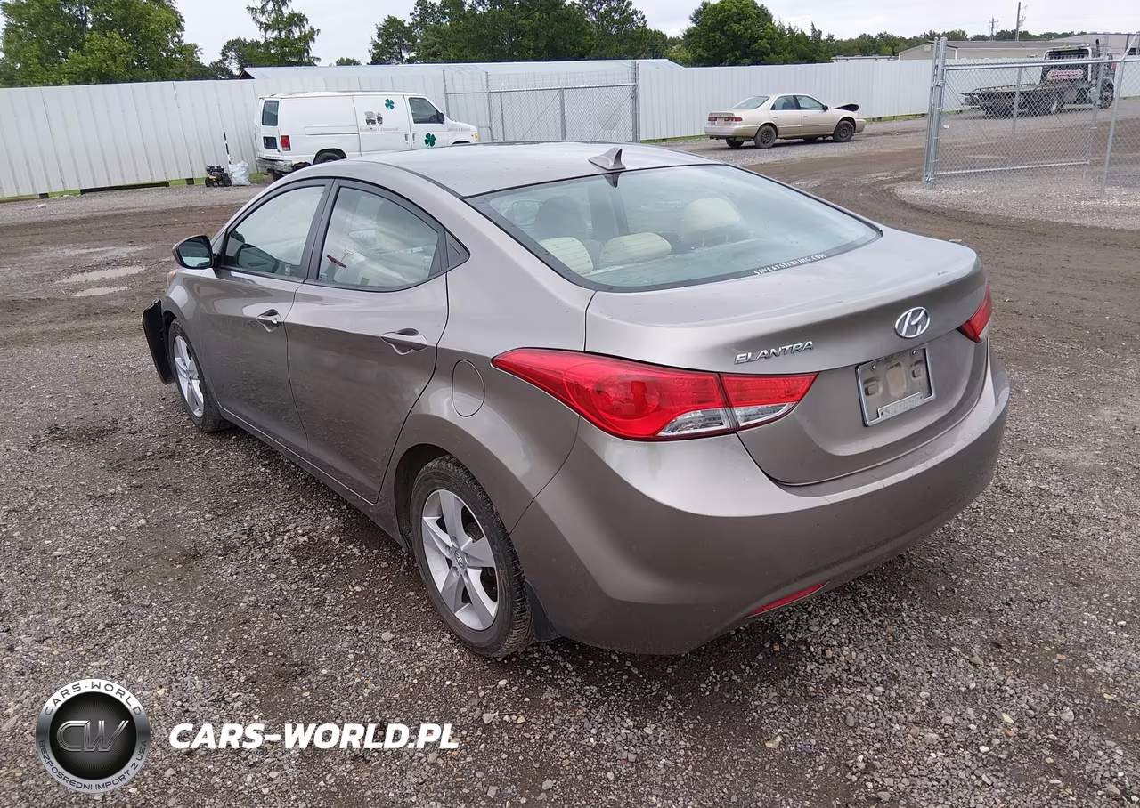 2013 Hyundai Elantra Gls VIN:5NPDH4AE4DH240284 - 3