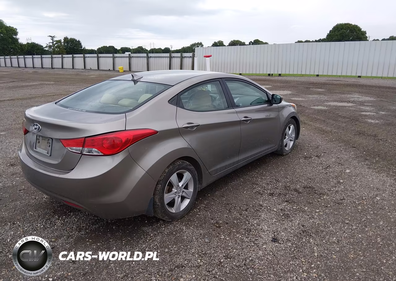 2013 Hyundai Elantra Gls VIN:5NPDH4AE4DH240284 - 4