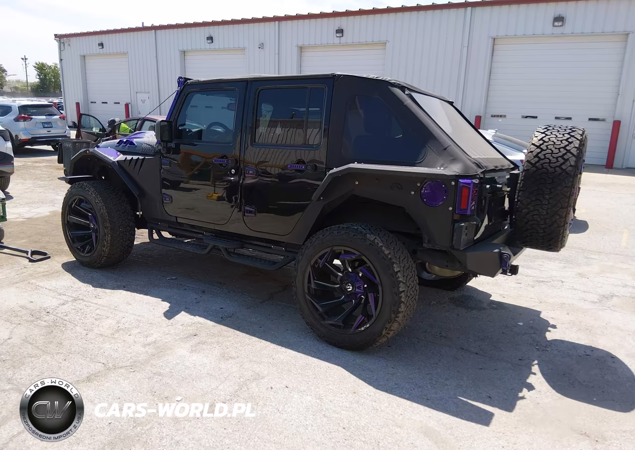 2016 Jeep Wrangler Unlimited Rubicon VIN:1C4HJWFG3GL306027 - 3