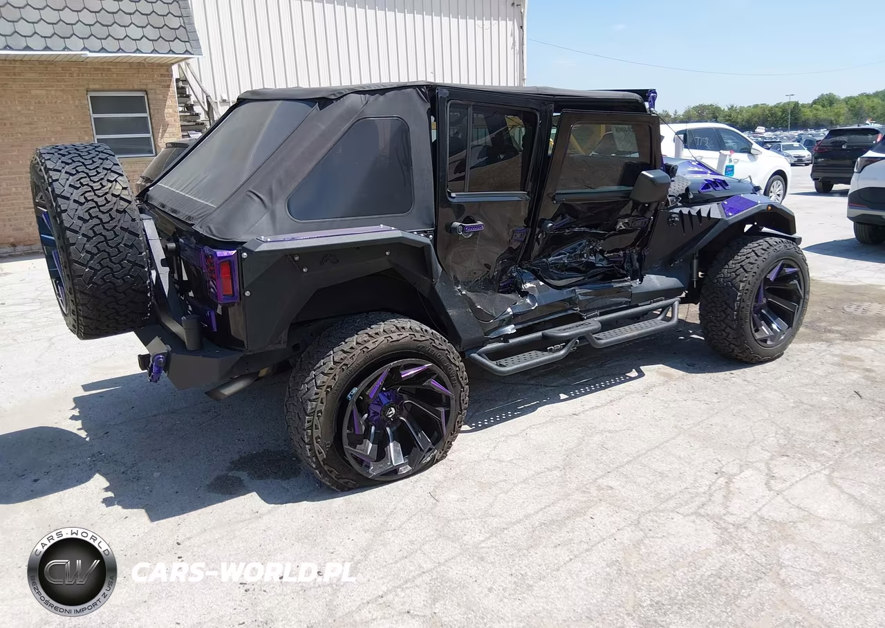 2016 Jeep Wrangler Unlimited Rubicon VIN:1C4HJWFG3GL306027 - 4