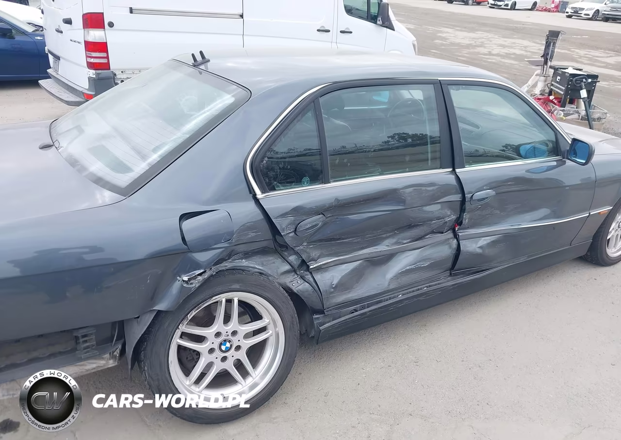 2000 BMW 740Il VIN:WBAGH8340YDP08450 - 12