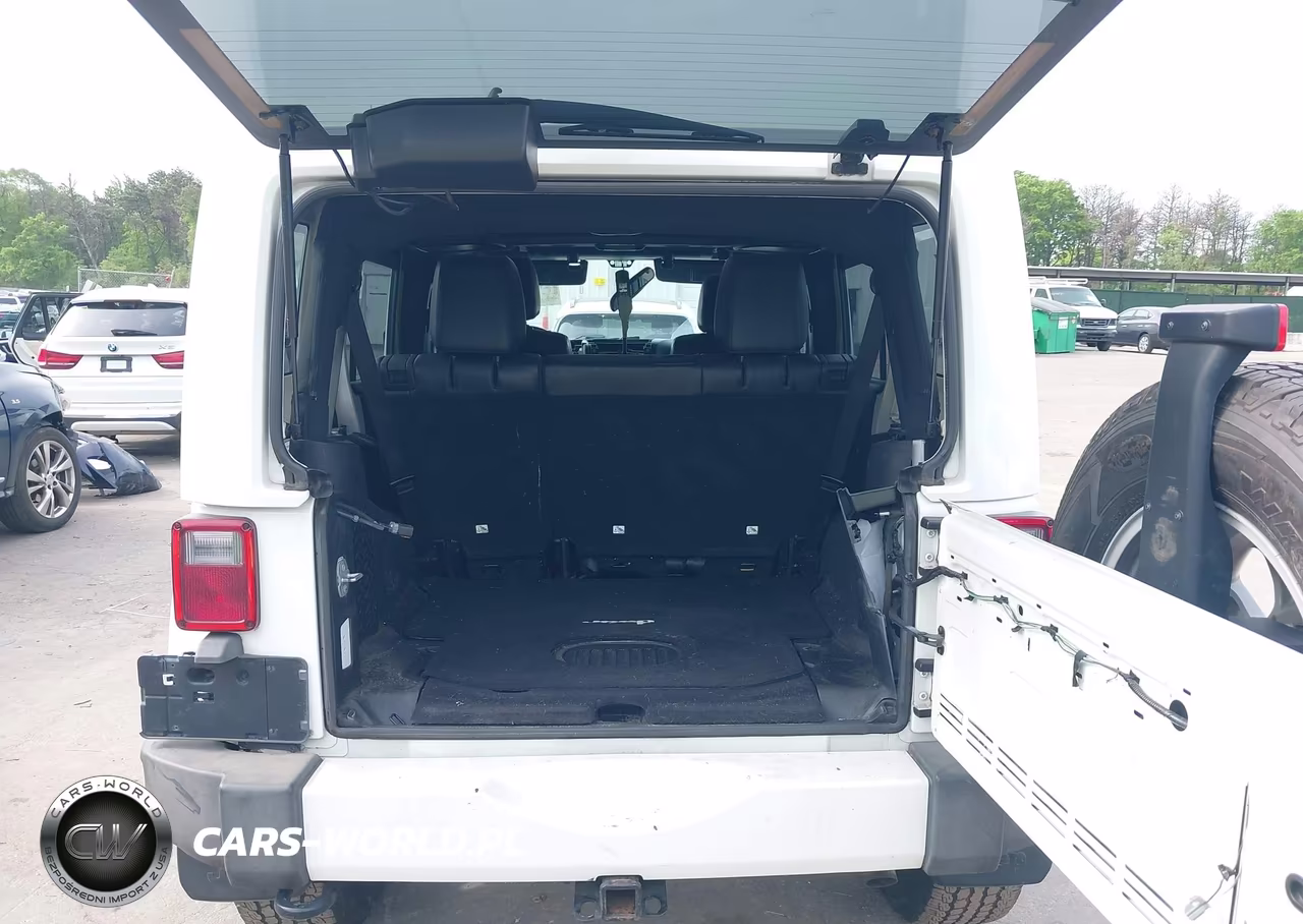 2015 Jeep Wrangler Unlimited Altitude VIN:1C4BJWEG9FL758005 - 18