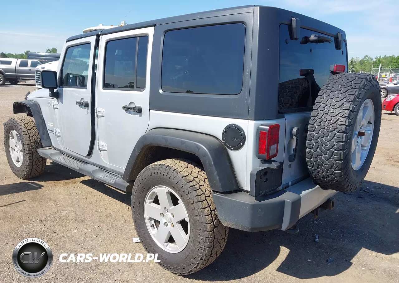 2011 Jeep Wrangler Unlimited Sahara VIN:1J4BA5H18BL635804 - 3